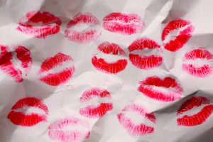 ¿Estás de acuerdo? Dime de qué país latino eres y te diré a qué edad das tu primer beso