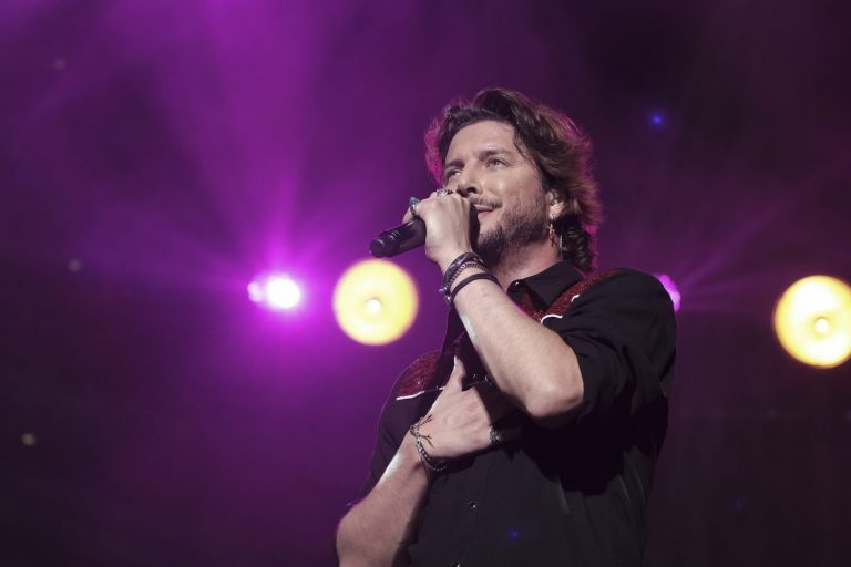 ¡Música, paternidad y su show en Chile! Manuel Carrasco se sincera con FMDOS