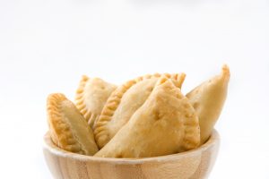 ¡No te quedes sin una este 18! Esta es la receta de la clásica empanada de pino