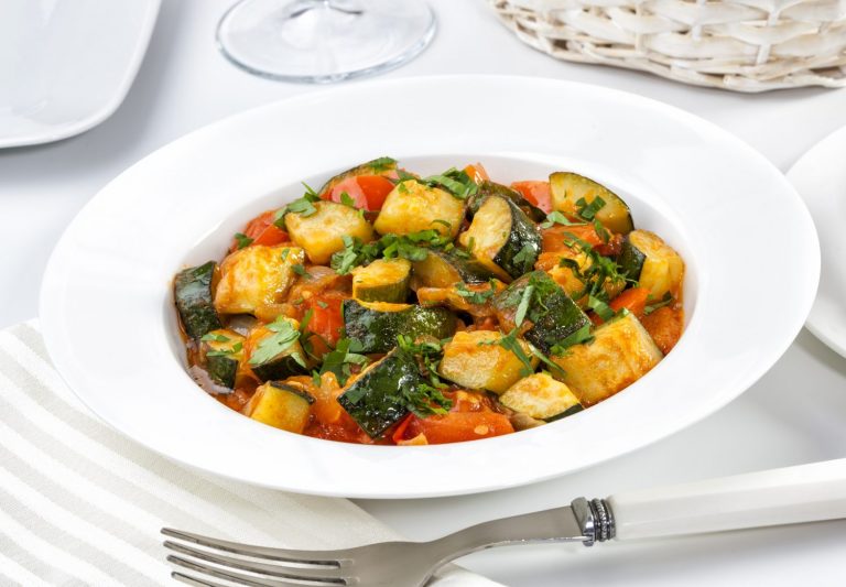 ¡Lúcete con esta deliciosa receta de guiso de zapallito italiano!