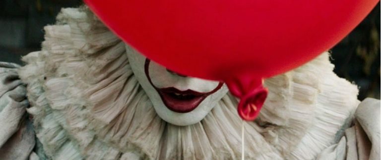 Conoce al guapo actor tras el terrorífico payaso de "It"