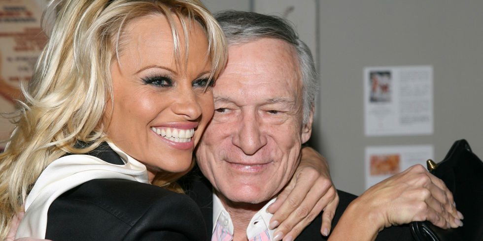 El extraño video de Pamela Anderson tras la muerte de Hugh Hefner