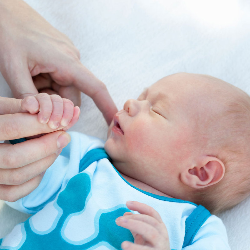 субэпендимальная киста нейросонография. субэпендимальная киста головного мозга. дермоидная киста на голове у грудничка. долихоцефалическая форма головы у младенца. дермоидная киста у новорожденного.