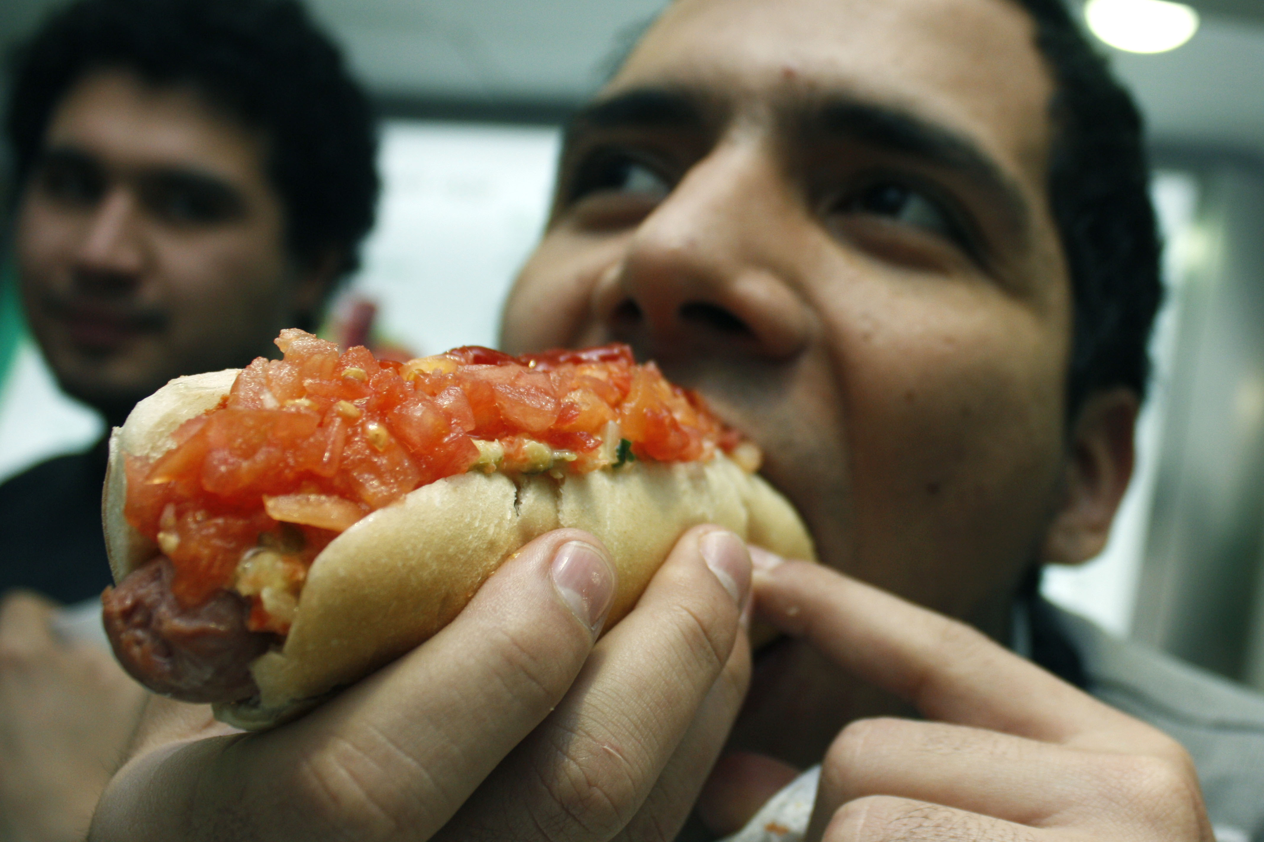 ¿Solos o acompañados? ¿Cómo comemos los chilenos?