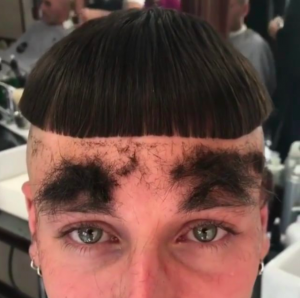 ¿Podría ser este el corte de pelo más horrible de la historia?