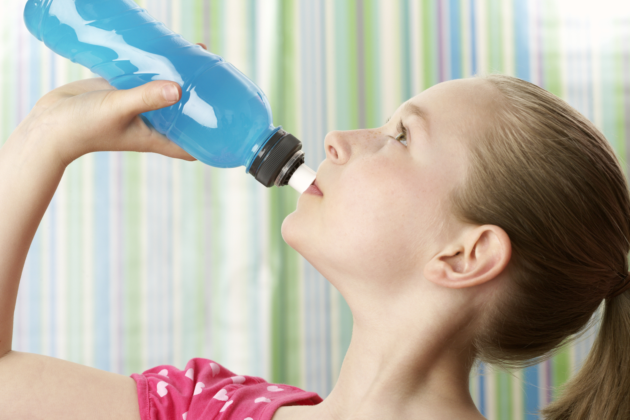 ¿Son recomendables las bebidas isotónicas para los niños?