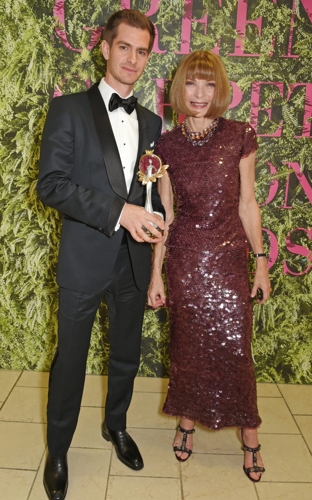  Andrew Garfield y Anna Wintour 