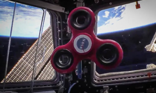 Este es el hipnotizante efecto del spinner en el espacio