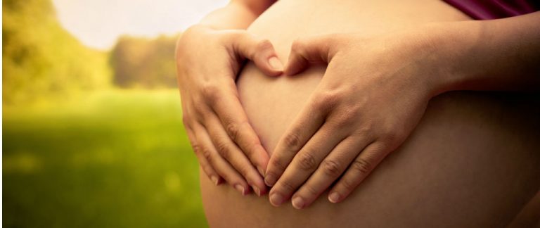 Polémica en Reino Unido: cambio de término de "mujer embarazada" por "persona embarazada"