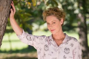 Este es el look noventero que lucirá Claudia di Girolamo en la nueva nocturna de TVN