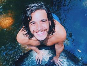 ¿Ya lo conoces? Este es el "hombre sirena" que sorprende en las playas de Río de Janeiro