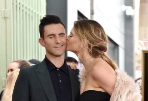 ¡Sorpresa! Adam Levine reveló el sexo de su segundo bebé