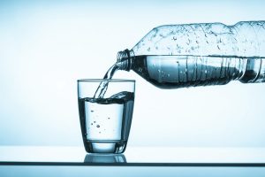 ¿Te falta hidratación? Descubre los diferentes tipos de agua y sus beneficios
