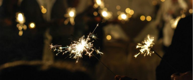 ¡Adiós 2017 y con estilo! 5 consejos para elegir vestidos para las fiestas de fin de año