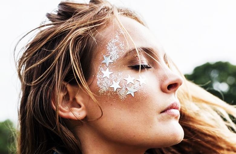 Maquillaje galáctico: ¡Ideal para terminar el año con estilo!