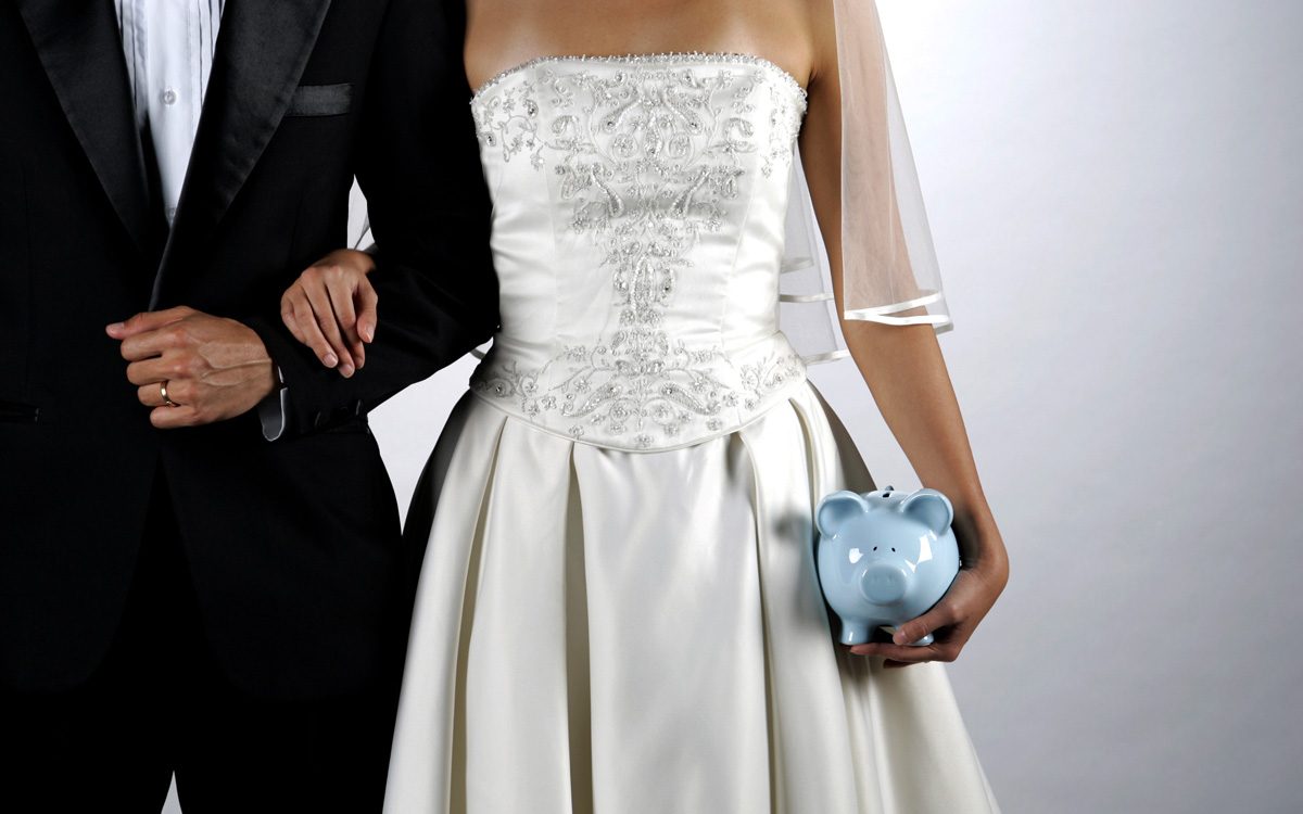 Polémica tras particular regalo que pareja dio a sus invitados durante su matrimonio