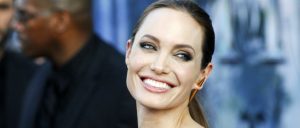 Joven se sometió a 50 operaciones para parecerse a Angelina Jolie y el resultado es impactante