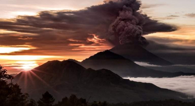 Así ha sido la actividad del volcán Agung en Bali