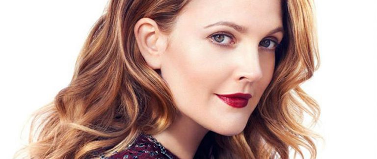 Drew Barrymore cambia su look para enviar un importante mensaje a quienes la critican