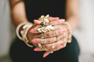 Esto indican los anillos de tu personalidad, según el Yin y el Yang