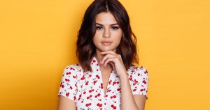 Selena Gómez luce un increíble nuevo look en los American Music Awards