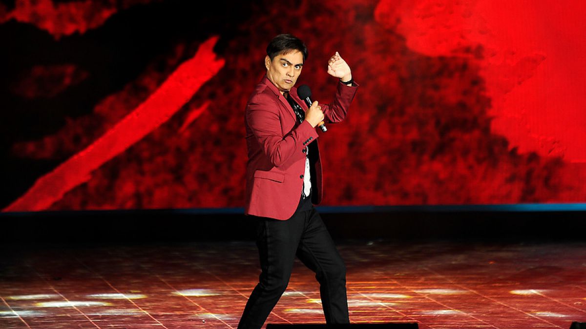 Sergio Freire publica una divertida foto para presentar a su pequeño hijo