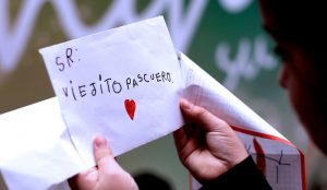 Súmate a la campaña de Correos Chile y apadrina una carta en esta Navidad