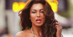 Marlen Olivari debuta como cantante con comentado videoclip