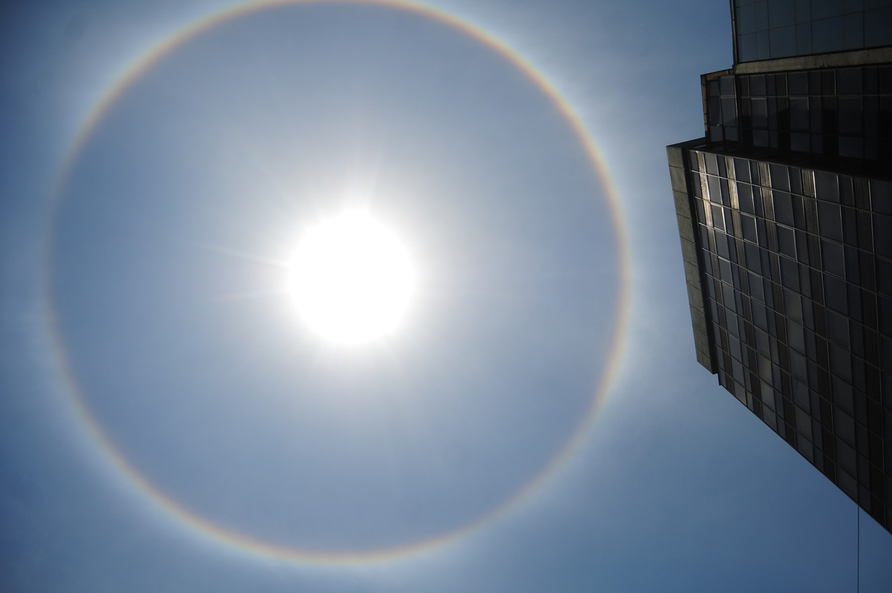 ¿Viste el extraño círculo alrededor del Sol? Descubre qué es el halo