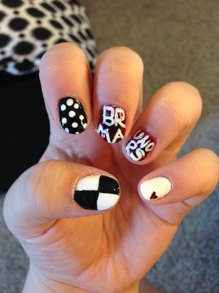 Bruno Mars manicure