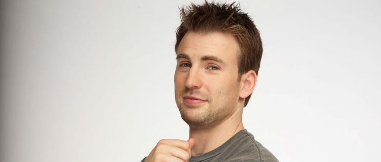 ¡Chris Evans le dice adiós a su soltería! Y vuelve con una ex polola