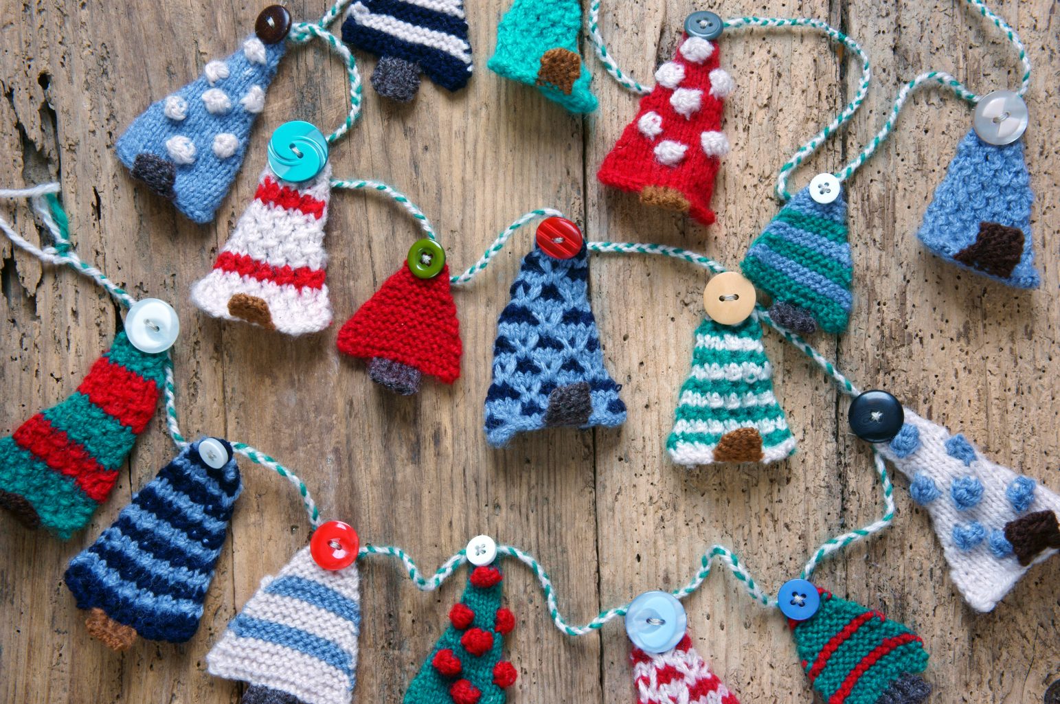 #DecoraciónNavideña ¿Te gusta tejer? Anímate con estas decoraciones de lana