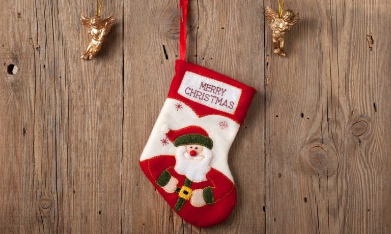 #DecoraciónNavideña ¡Ideas de botas navideñas para darle un toque a tu hogar!