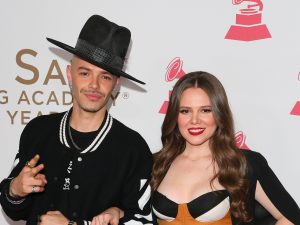 #LosArtistasEnNavidad ¡Jesse y Joy están listos para celebrar Navidad y esta foto lo confirma!