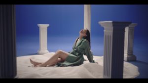 #AlertaDeEstreno ¡Javiera Mena lanza video oficial de su último sencillo "Dentro de ti"!