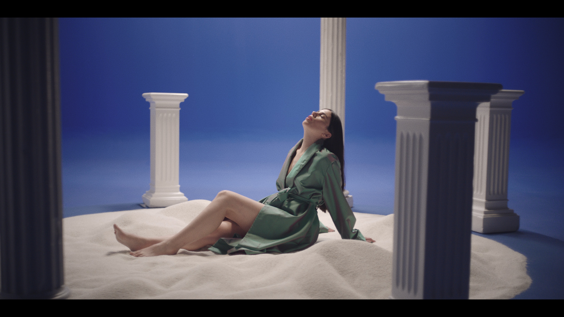 #AlertaDeEstreno ¡Javiera Mena lanza video oficial de su último sencillo "Dentro de ti"!