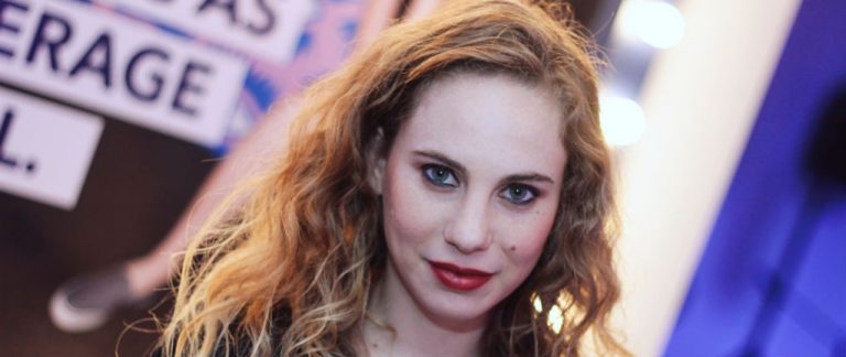 La actriz Li Fridman comparte una emotiva sesión de fotos junto a su pequeña hija