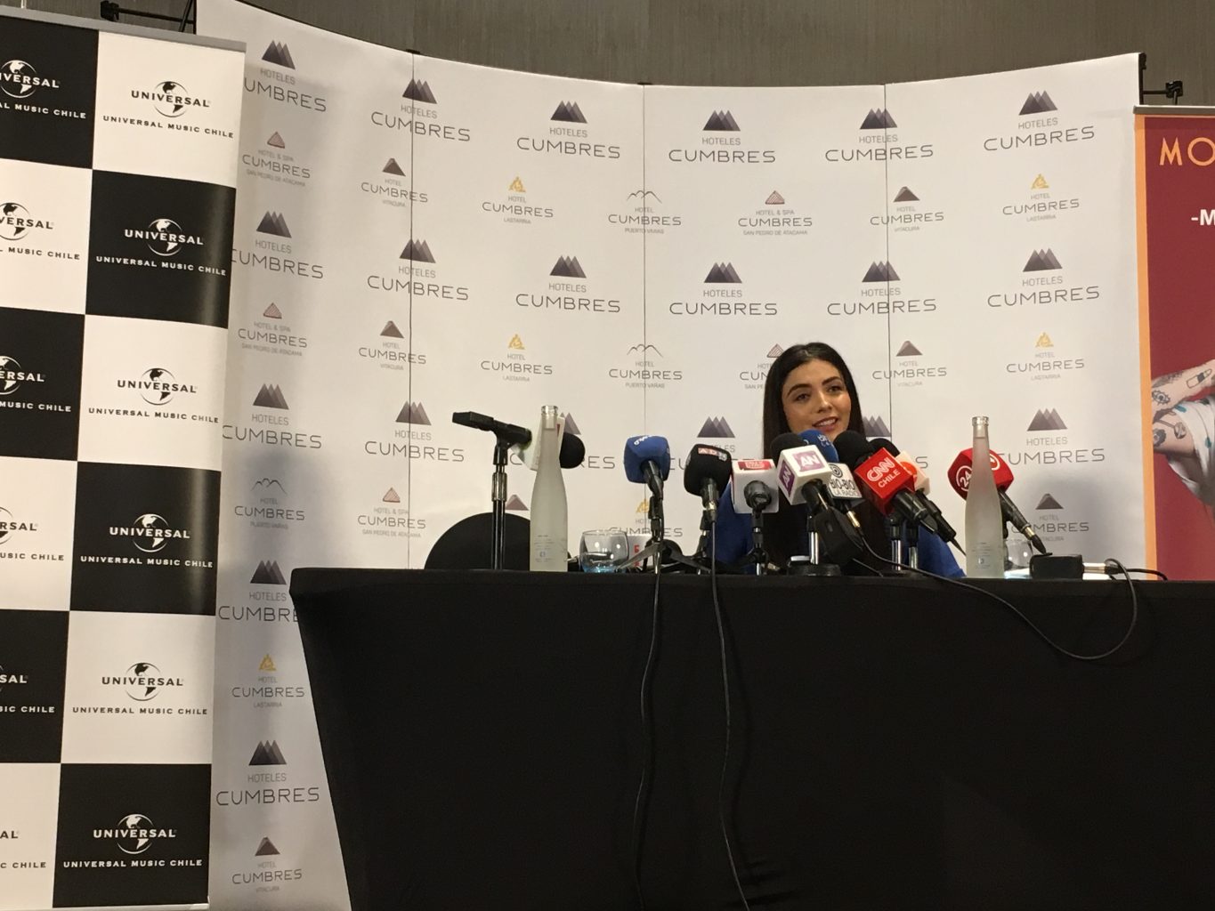 Mon Laferte conferencia de prensa2