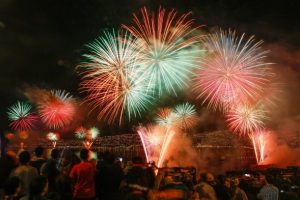 Talca reemplaza show pirotécnico de Año Nuevo por canastas familiares