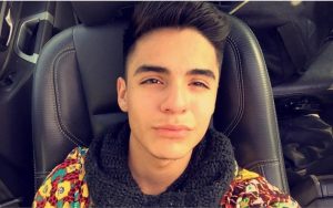 Leo Méndez Jr cambió drásticamente su look: ahora lo tiene ondulado y rojizo