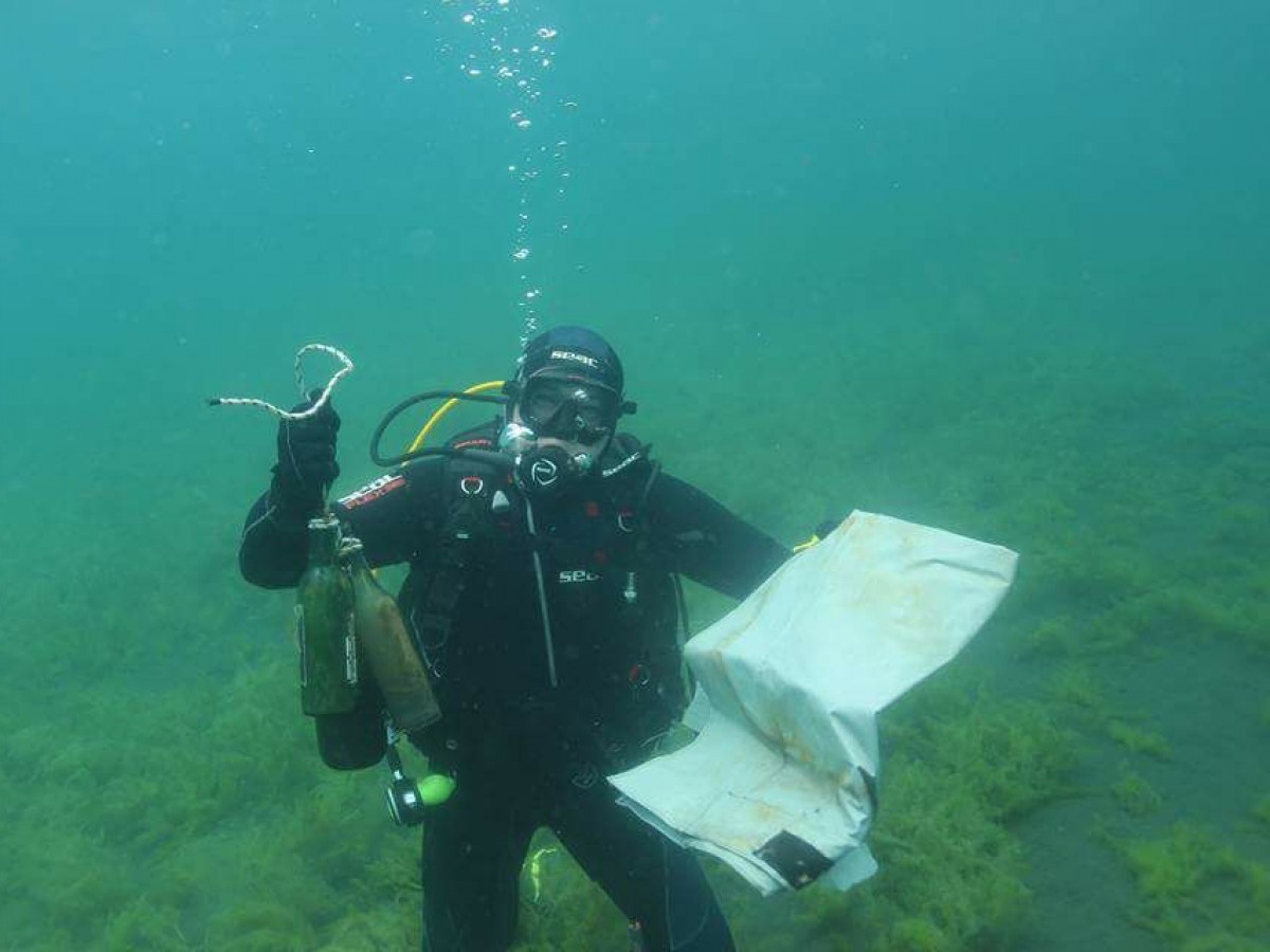 Limpieza en el Lago Llanquihue dejó al descubierto gran basural submarino