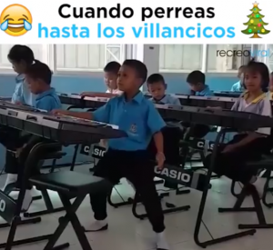 ¡Como si fuera reggaeton! Niño sorprende bailando los villancicos en clases de música