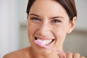 Perfecciona tu cepillado de dientes con estos tips