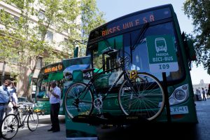 ¿Quieres llevar tu bicicleta en el Transantiago? Así funcionará el proyecto "Bici-Bus"
