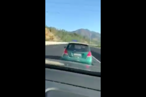 ¡Indignante! Video muestra jóvenes que provocan un choque a propósito