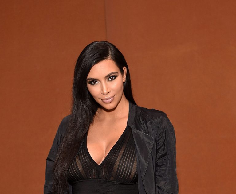 Kim Kardashian celebra el nacimiento de su tercera hija gracias a un vientre de alquiler