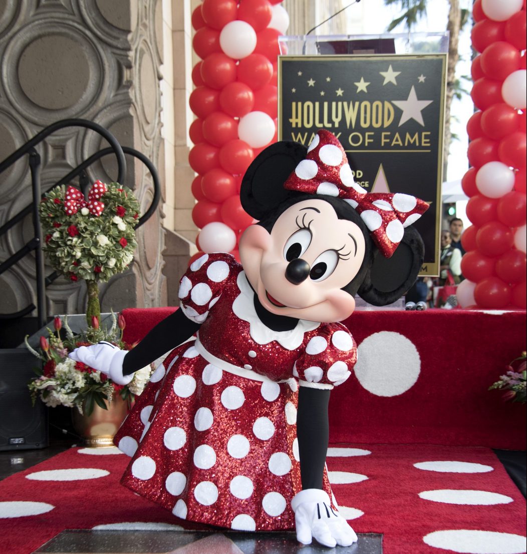 ¡Katy Perry fue a felicitarla! Así fue la ceremonia donde Minnie Mouse recibió su estrella en el Paseo de la Fama de Hollywood