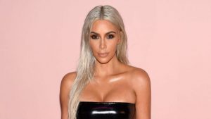 Kim Kardashian revoluciona Instagram con foto en topless