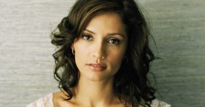 Actriz chilena también fue víctima de acoso en Hollywood