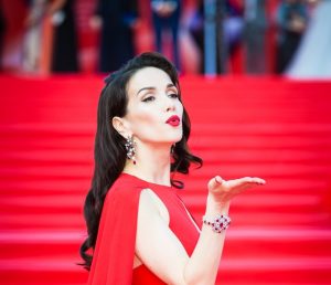 Natalia Oreiro sorprendió con radical cambio de look para la versión argentina de "Sin filtro"